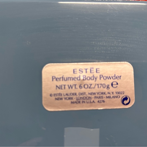 Estée Lauder Vintage Dusting Powder. - Picture 2 of 6